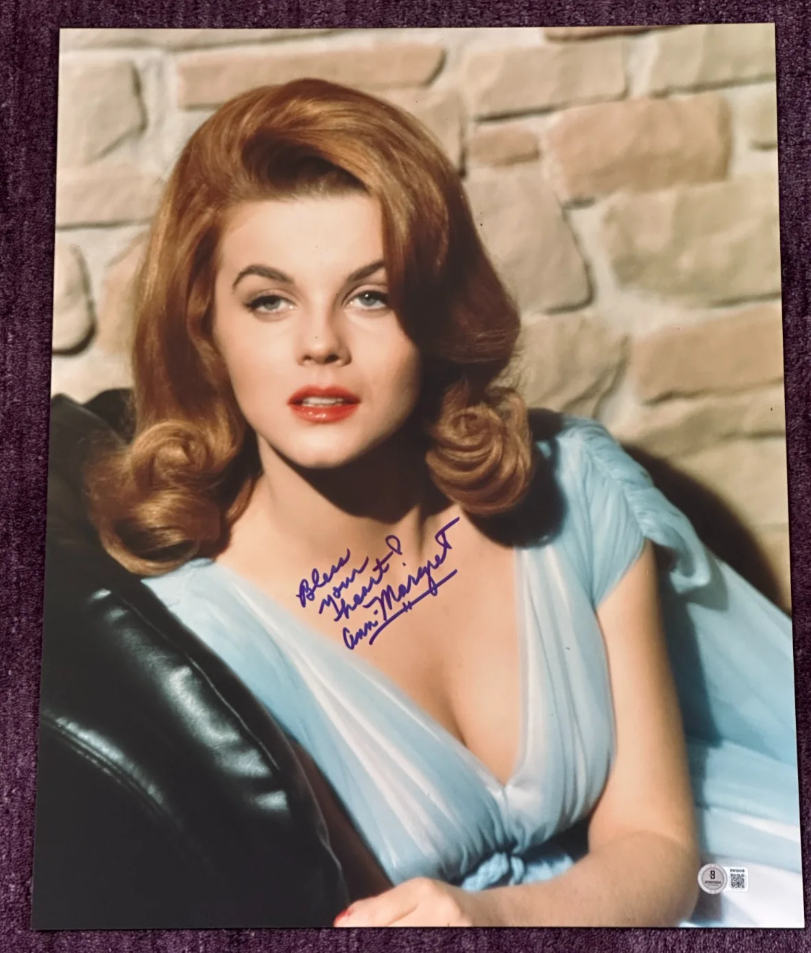 ANN MARGARET — ANN MARGARET Signed 16x20 PHOTO Beckett Authenticated (BAS)