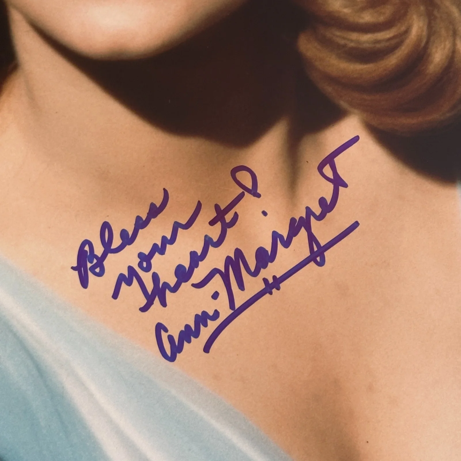 ANN MARGARET — ANN MARGARET Signed 16x20 PHOTO Beckett Authenticated (BAS), image 2