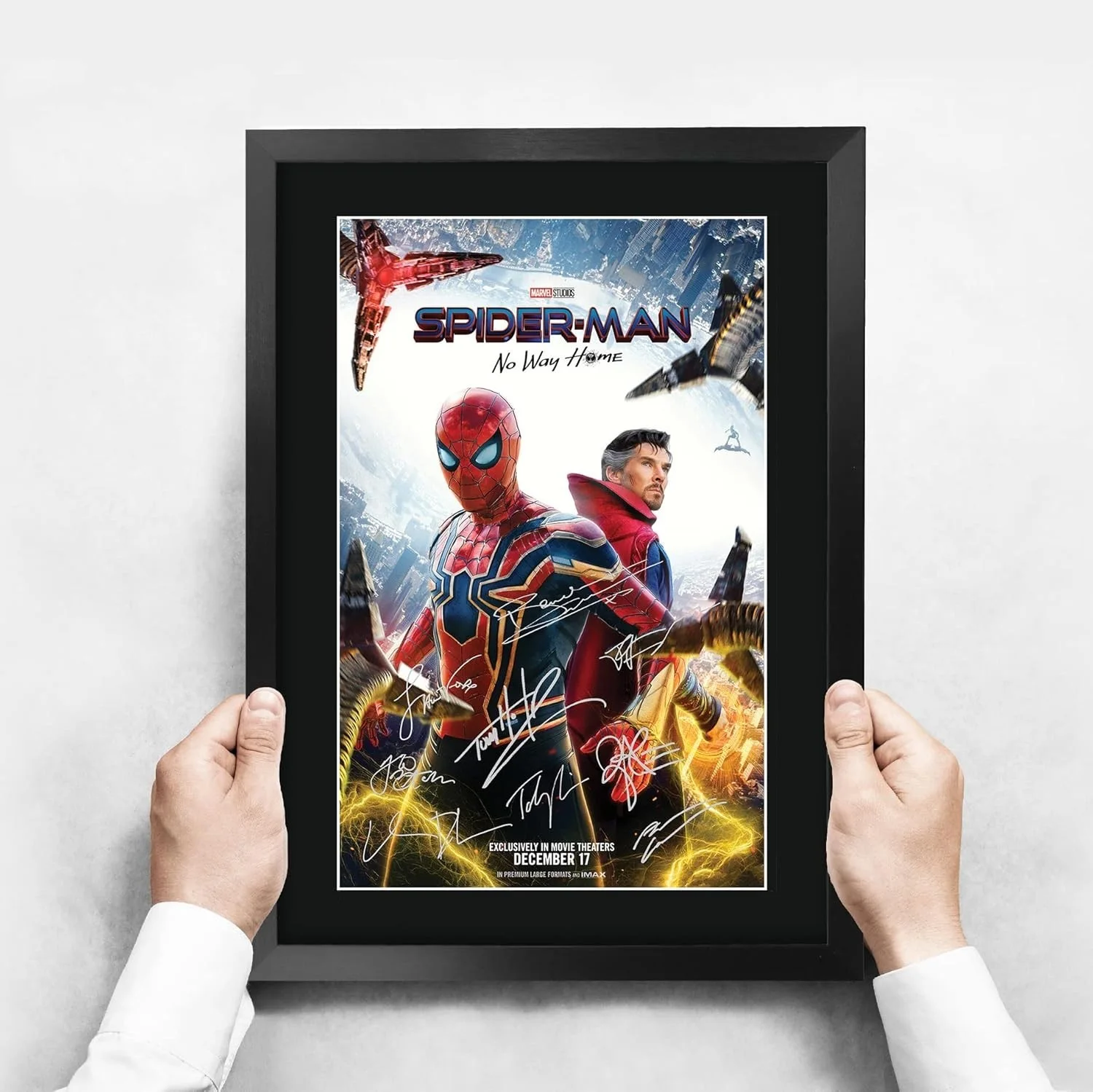 Tom Holland — Signed Spider-Man Movie Poster, 16x12 Framed Print for Living Room Decor, изображение 5