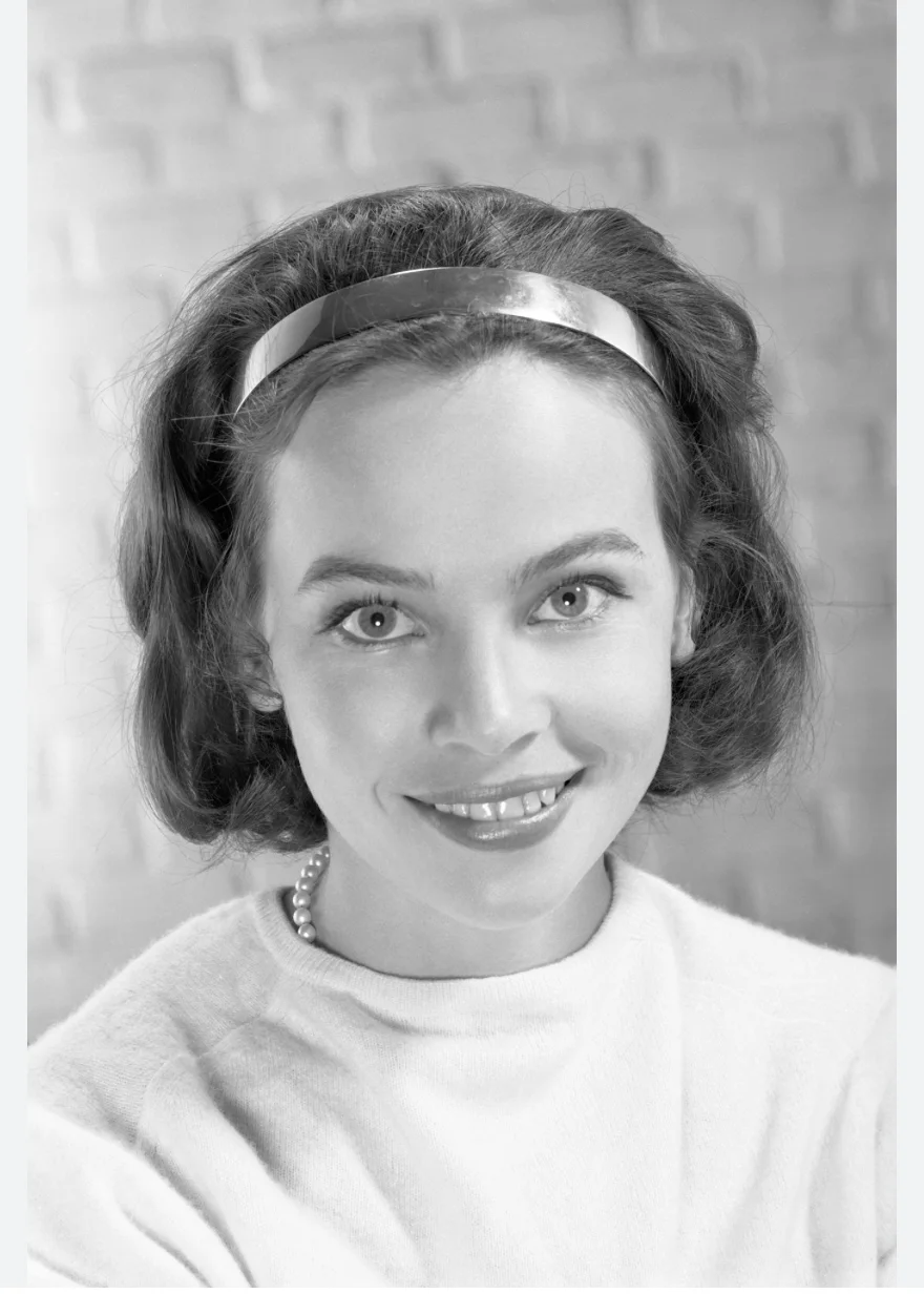 Leslie Caron — Leslie Caron Signed Note 1987 Actress Gigi Star Hollywood COA, image 3
