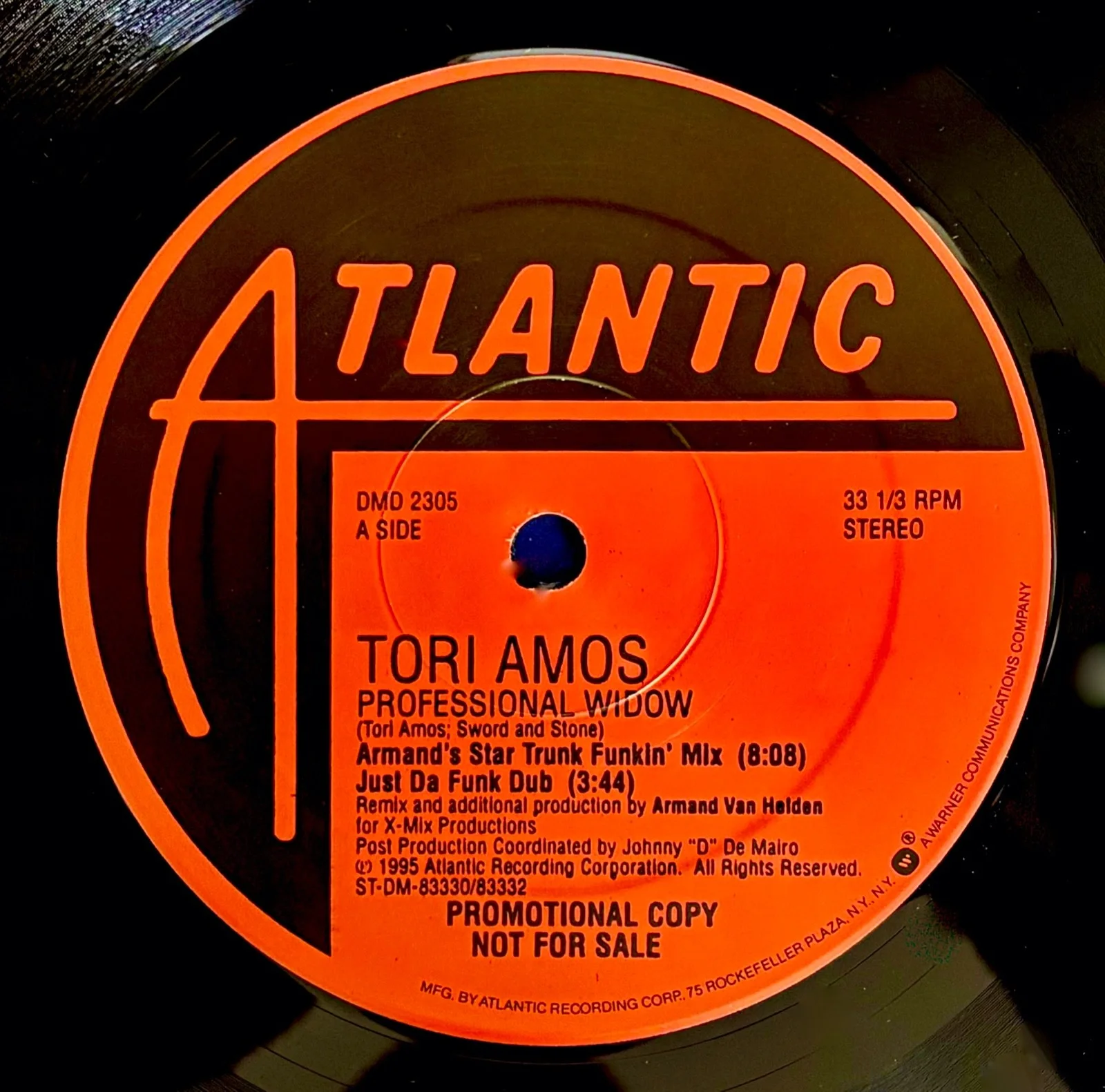 TORI AMOS Signed PROFESSIONAL WIDOW Promotional Album~ATLANTIC #DMD 2305 ~ Mint, image 3