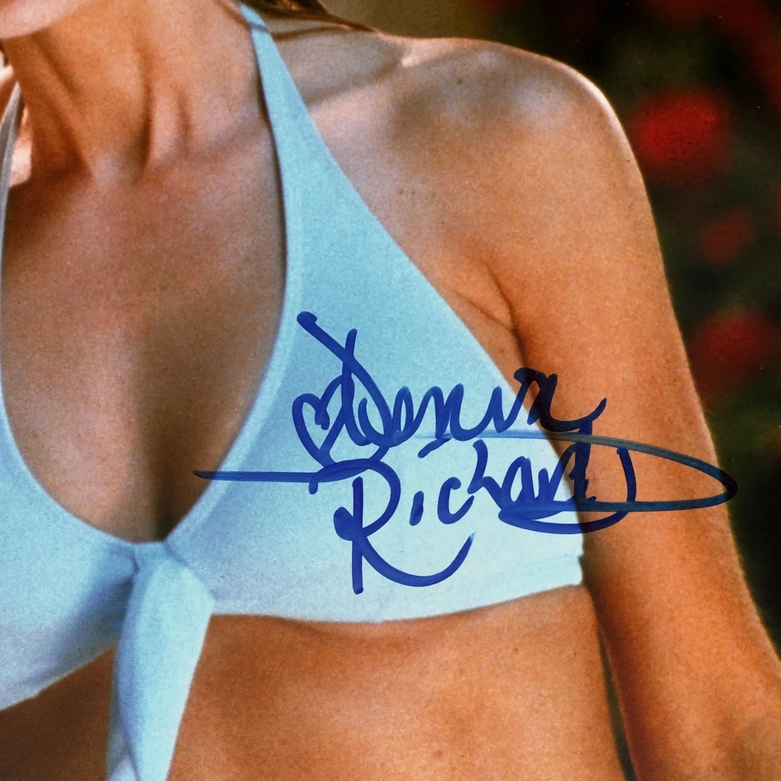 Neve Campbell, Denise Richards — Neve Campbell, Denise Richards Signed 11x14 Photo Wild Things Beckett Authentic, изображение 3