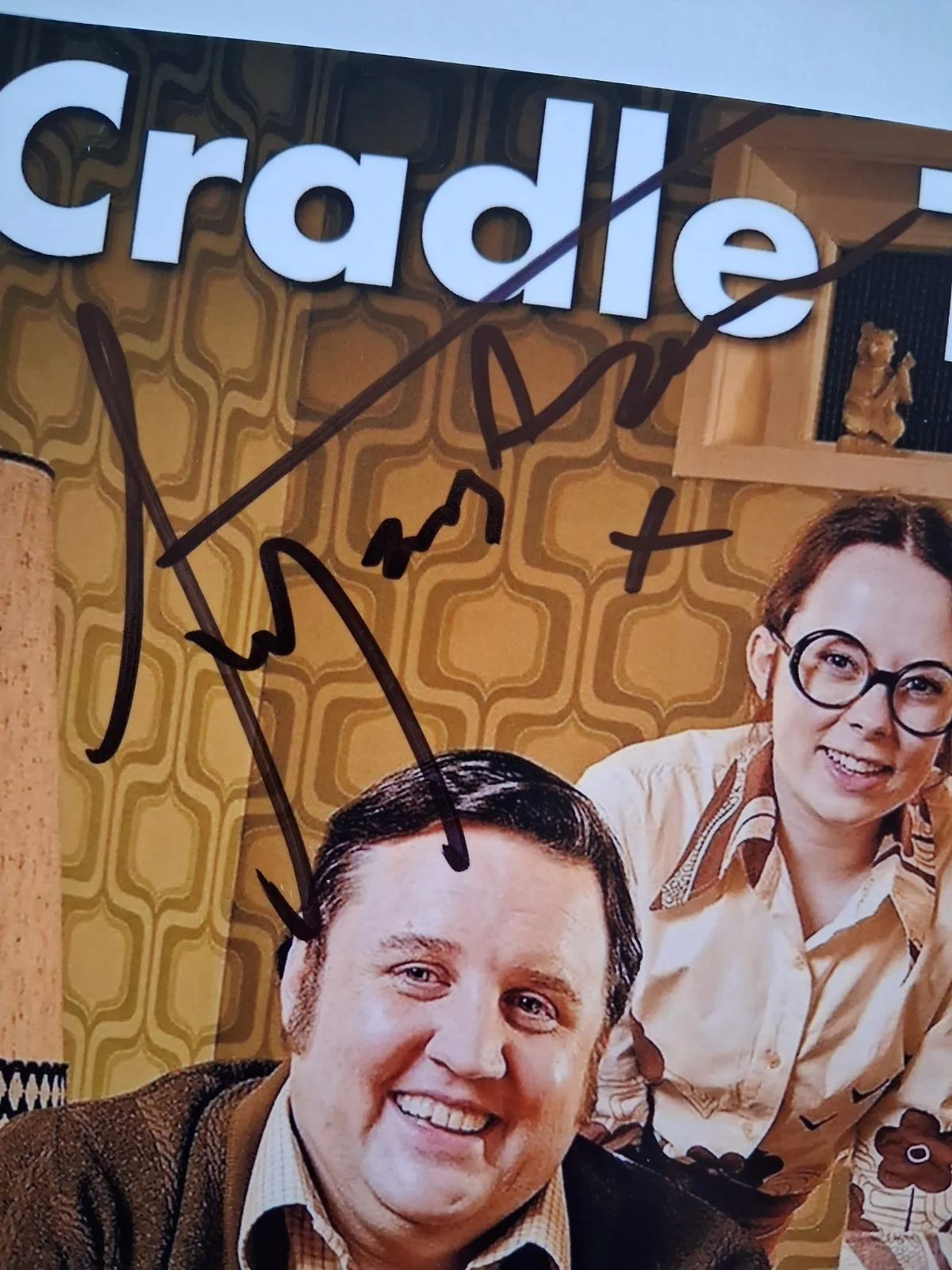 LAURIE KYNASTON frm CRADLE TO THE GRAVE Genuine hand signed autograph 8x10 photo, изображение 2