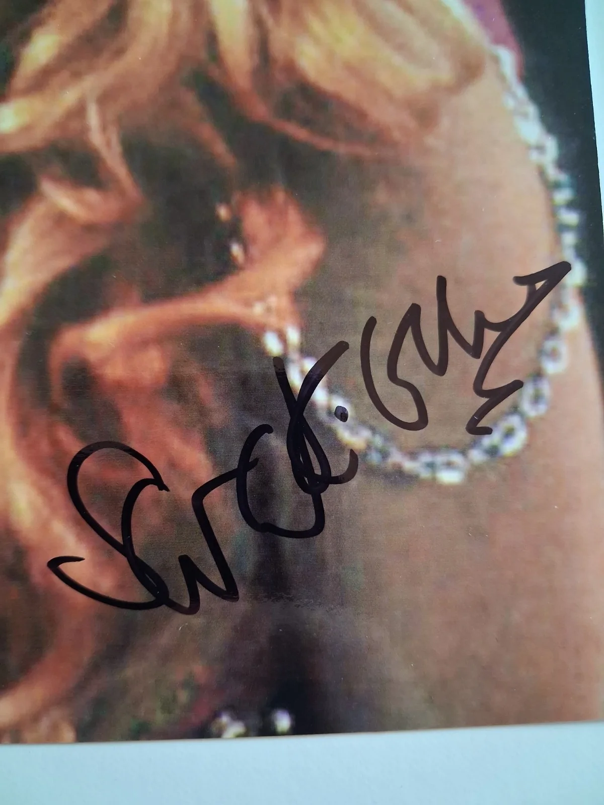 SARA CROWE in CARRY ON COLUMBUS - Genuine hand signed autograph 8x10 photo, изображение 2