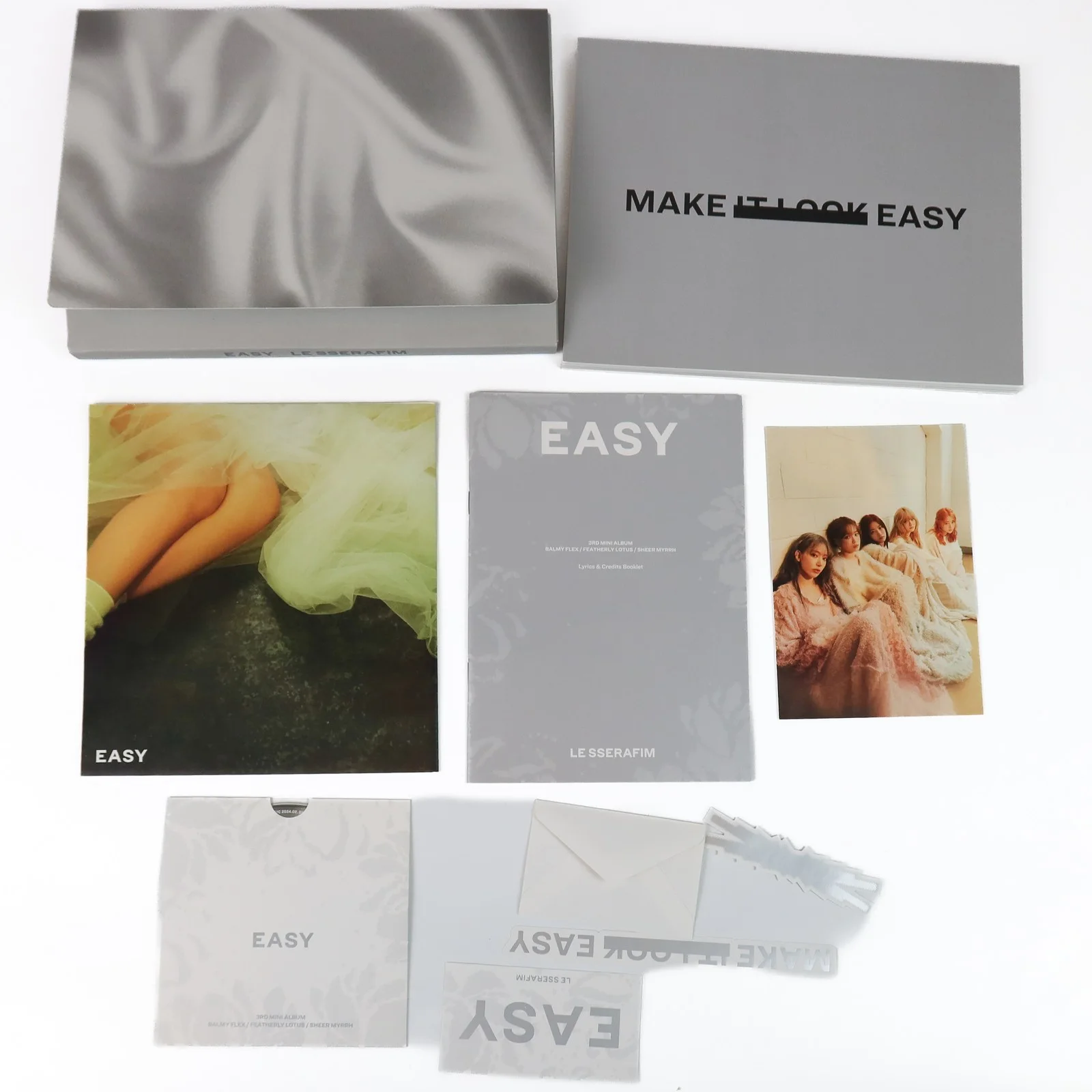 Le Sserafim - Easy 3rd Mini Album Signed Autographed CD Album Promo 2024, изображение 2