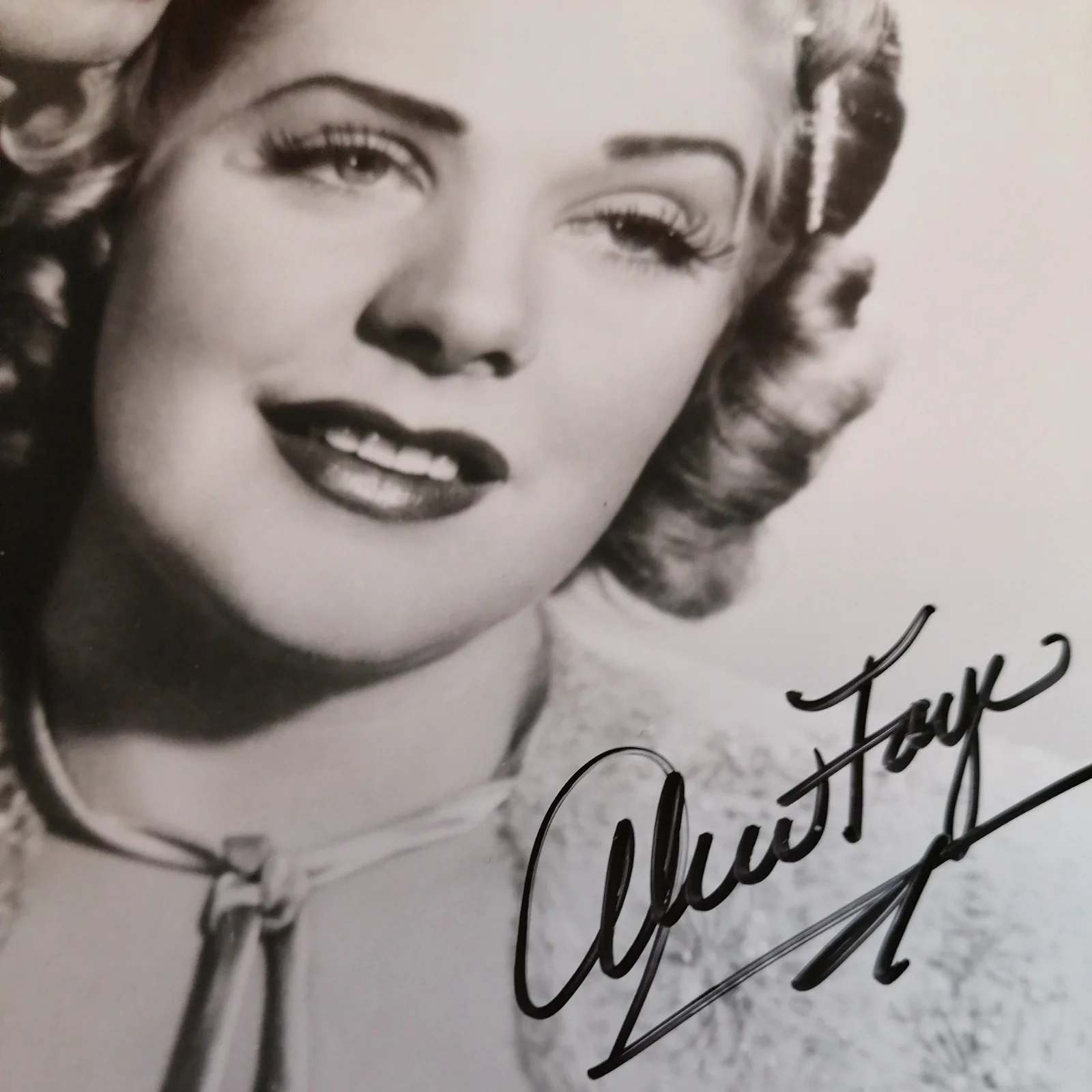 Alice Faye original autograped 10x8 glossy film still with Tyrone Power, изображение 2