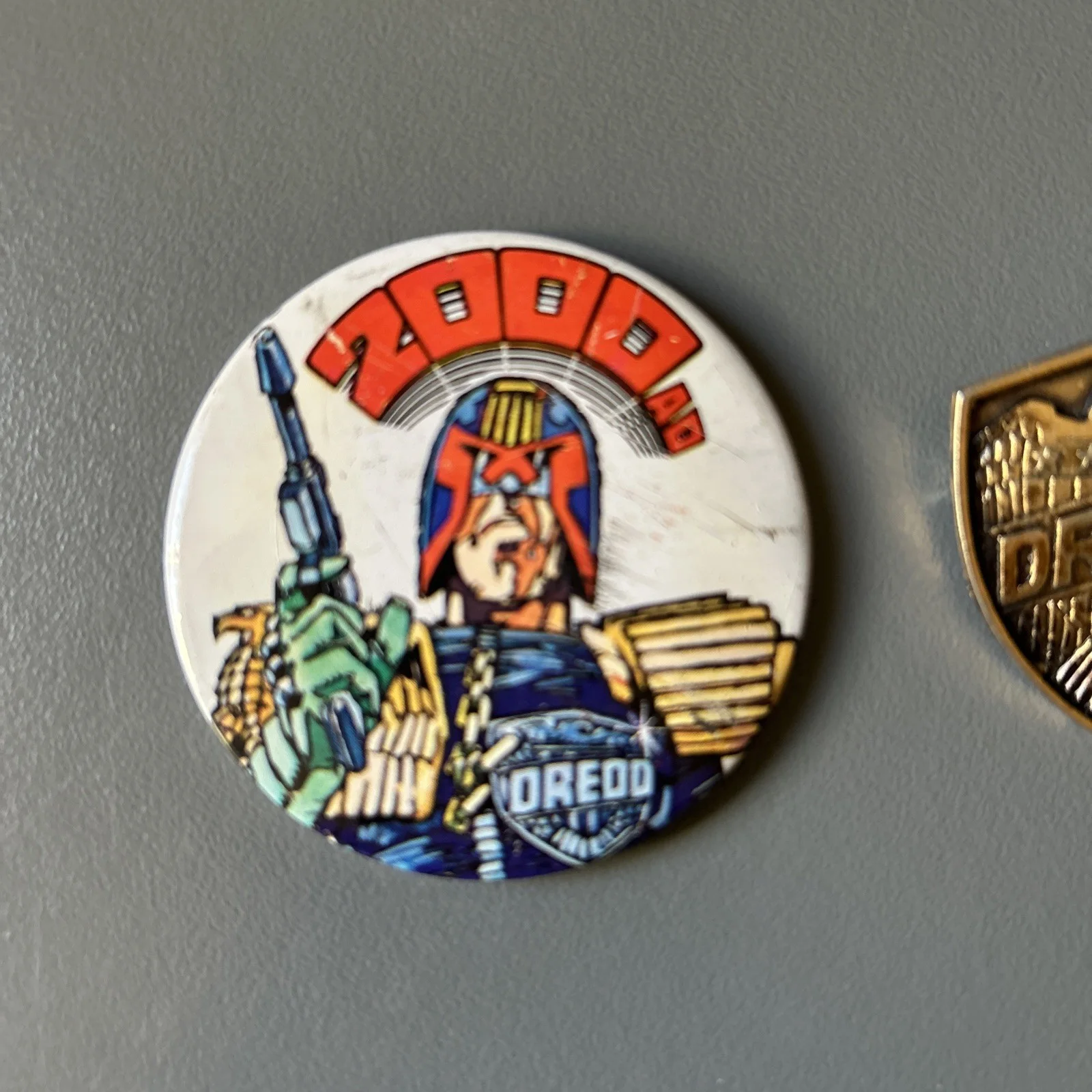 Judge Dredd Decorative Metal Badge and 2000AD Tin pin Badge., image 2