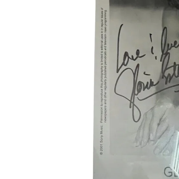 GLORIA ESTEFAN - AUTOGRAPHED SIGNED FRAMED PHOTOGRAPH/PPRINT 15"X17, image 5