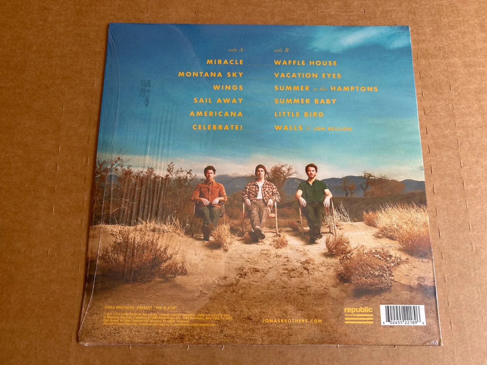 Jonas Brothers The Album w/ SIGNED AUTOGRAPHED Poster Vinyl LP Nick Joe Kevin, изображение 3