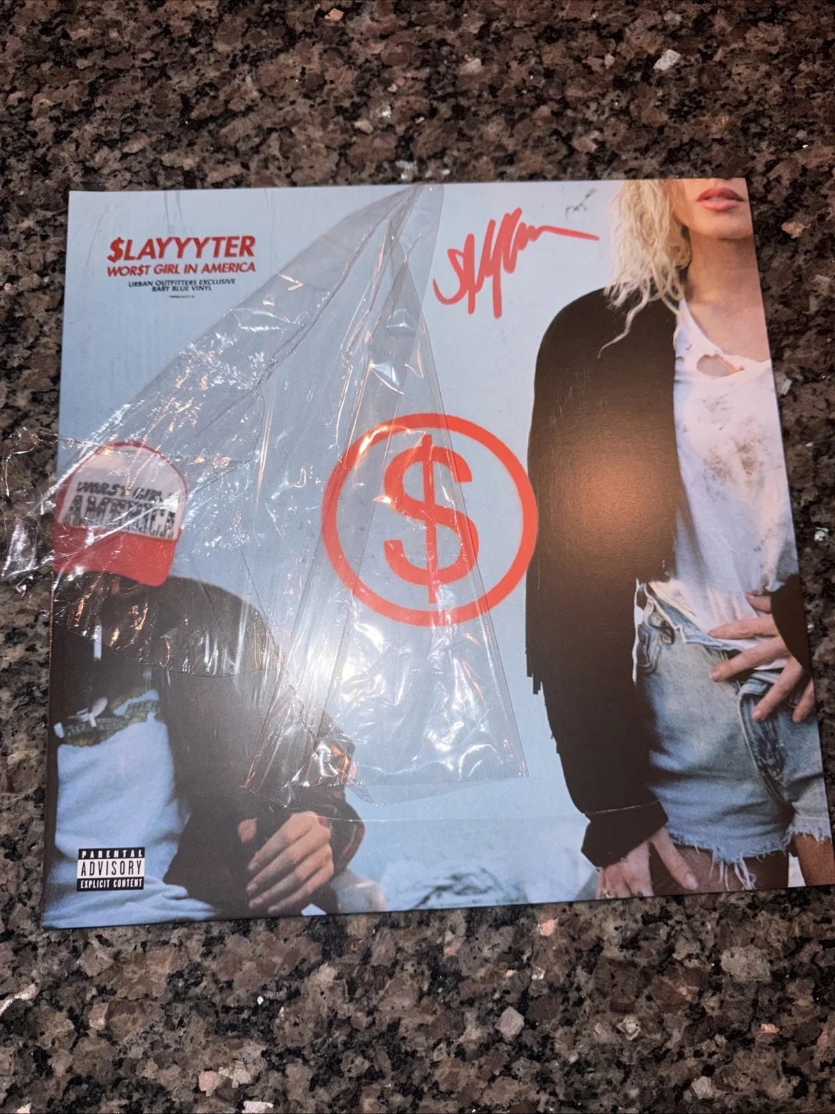 Slayyyter Signed Worst Girl In America Vinyl Autograph In Person Cover Urban NYC, изображение 3