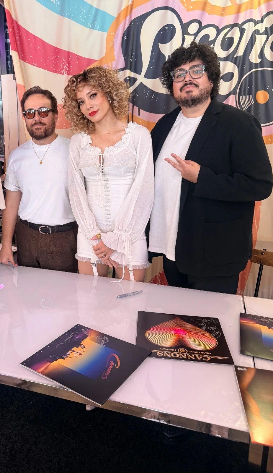 * CANNONS * signed vinyl album *EVERYTHING GLOWS * MICHELLE JOY, PAUL & RYAN *, изображение 4
