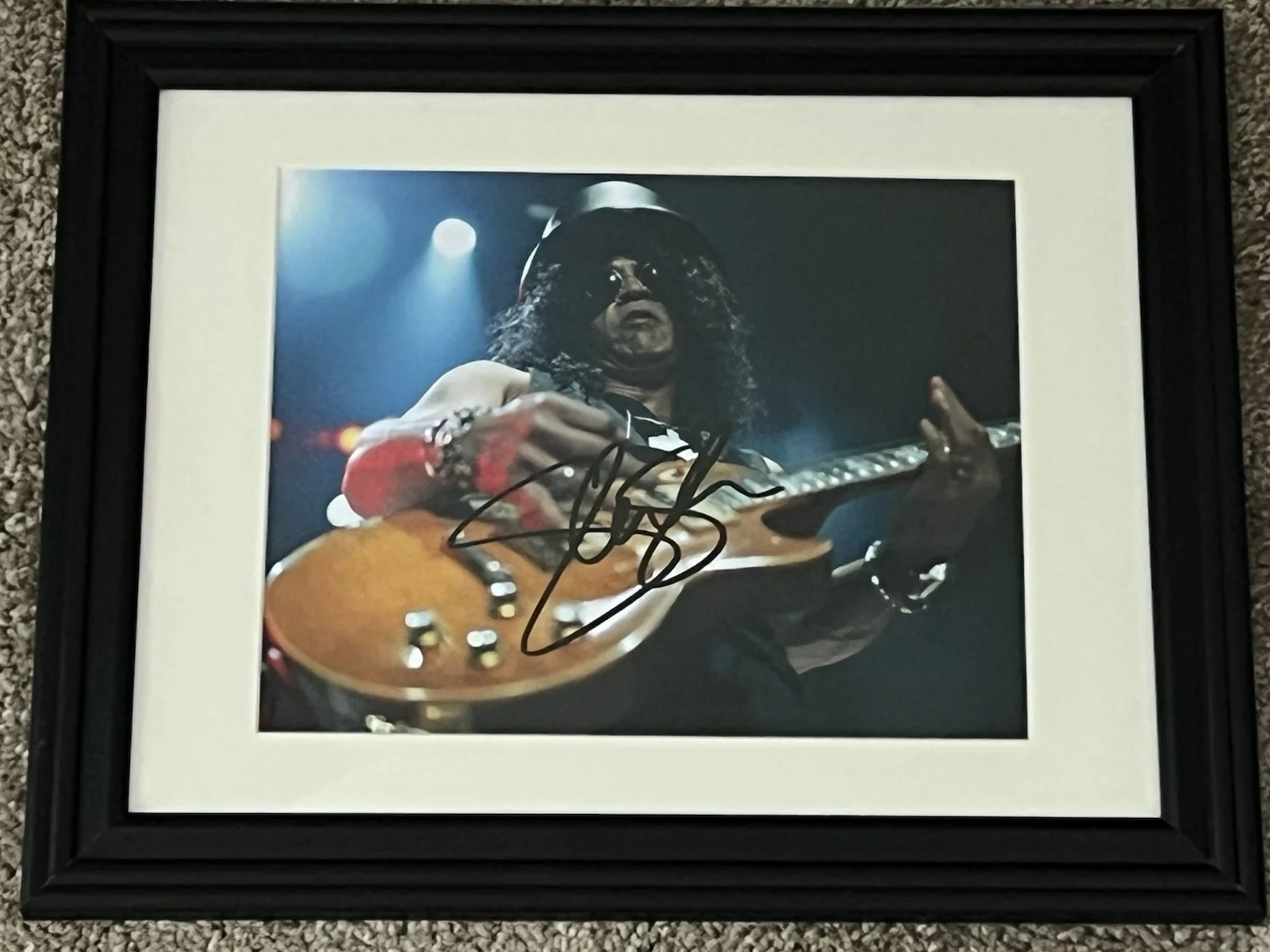 SLASH GUNS N ROSES Autographed 8 X 11.5 signed photo Guitar Legend, image 2