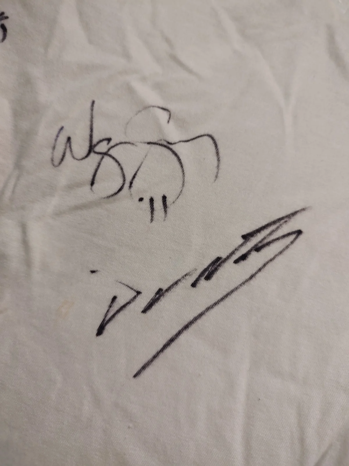 Saliva Autographed White T-Shirt Original Music Memorabilia Signed, Josey Scott, изображение 4