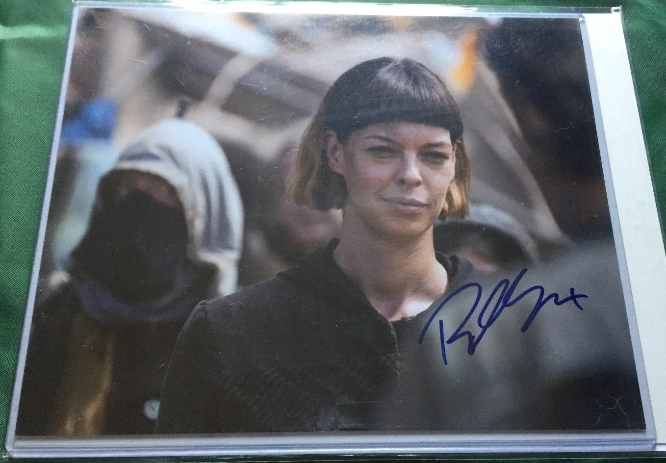 Pollyanna McIntosh — Pollyanna McIntosh (Jadis) The Walking Dead Signed Autograph 8x10 Photo w/COA