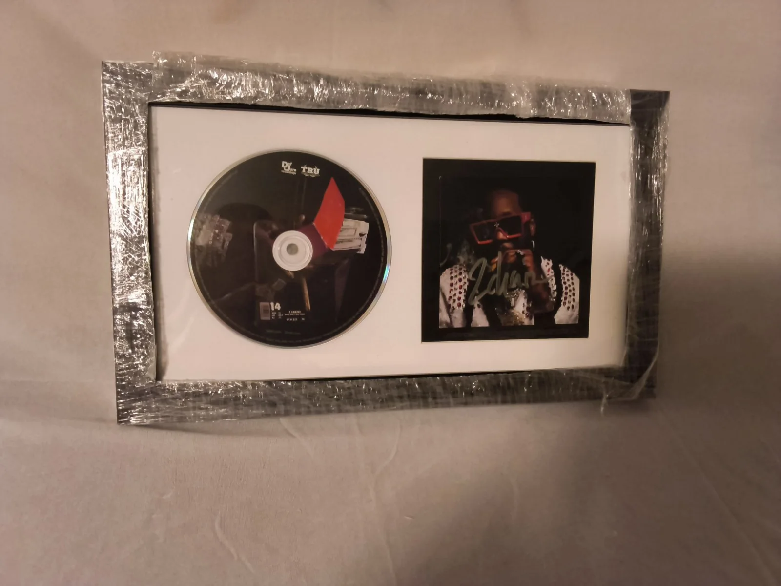 2 CHAINZ DOPE DON'T SELL ITSELF AUTHENTIC SIGNED/AUTOGRAPHED CD & BOOKLET, image 2