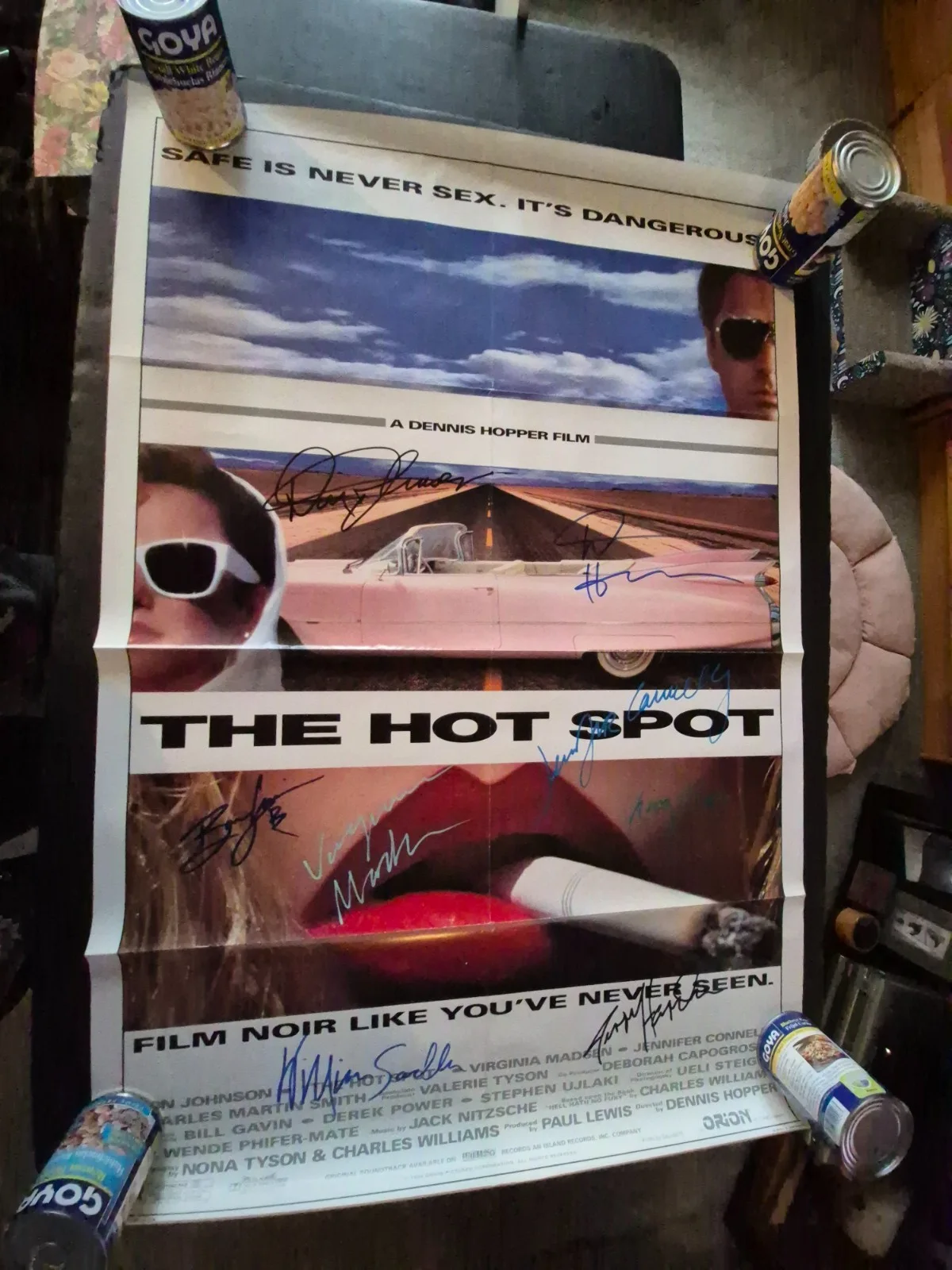 SEE BELOW — THE HOT SPOT--CAST SIGNED MOVIE POSTER-w/COA -1986 ekim, изображение 2