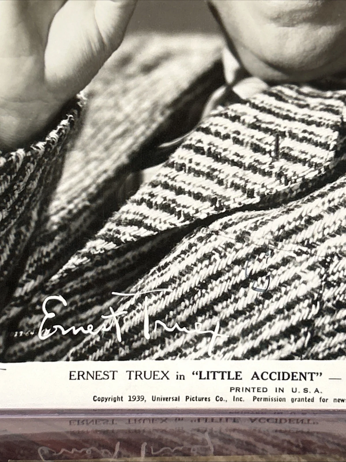Ernest Truex — Ernest Truex Signed 8x10 1939 Press Photo "Little Accident" t362, изображение 2