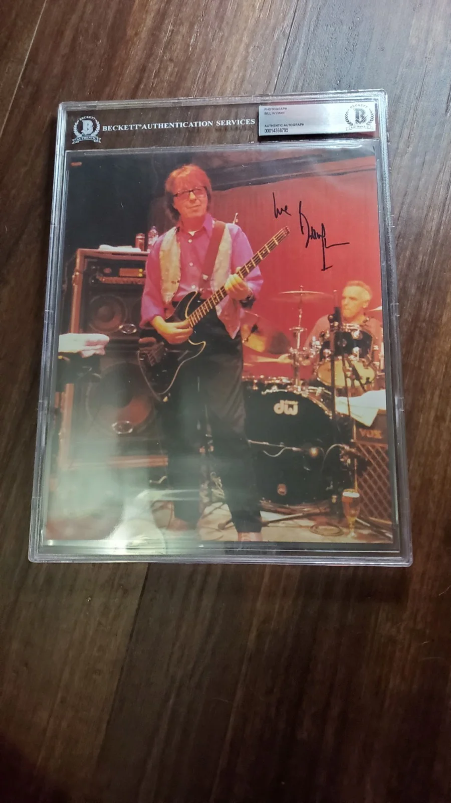 Rolling Stones Signed 8x10 Photo – Bill Wyman- Beckett Encapsulated – BAS COA, изображение 3