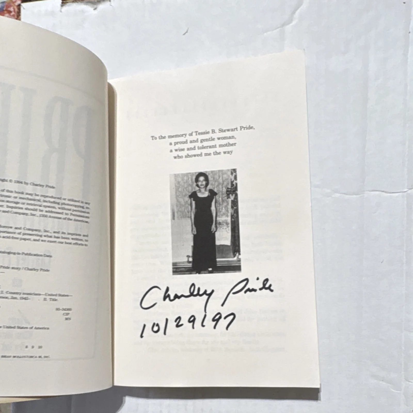 Charley Pride Signed Book Pride Story with Concert Tickets & Memorabilia, изображение 4