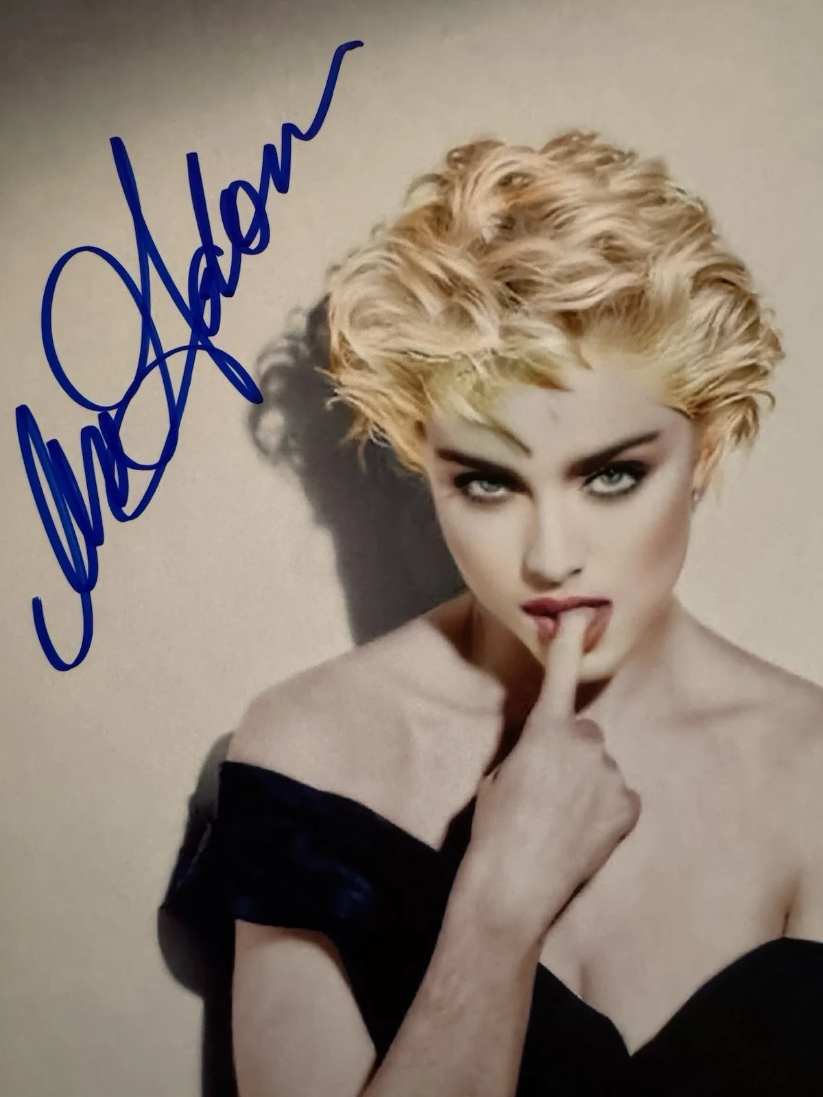 Madonna Autographed 8x10 photo With COA legendary Singer Queen Of Pop, изображение 2