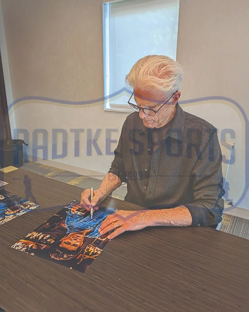 Ted Danson — Ted Danson Signed Cheers Unframed 11x14 Holding Beer Mugs Photo, изображение 3