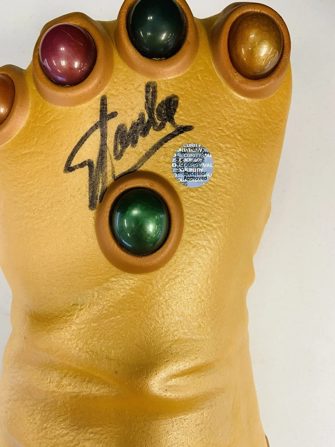Stan Lee — 2014 SDCC Hasbro Infinity Gauntlet w/Lights & Action Figures Set Signed Stan Lee, image 2