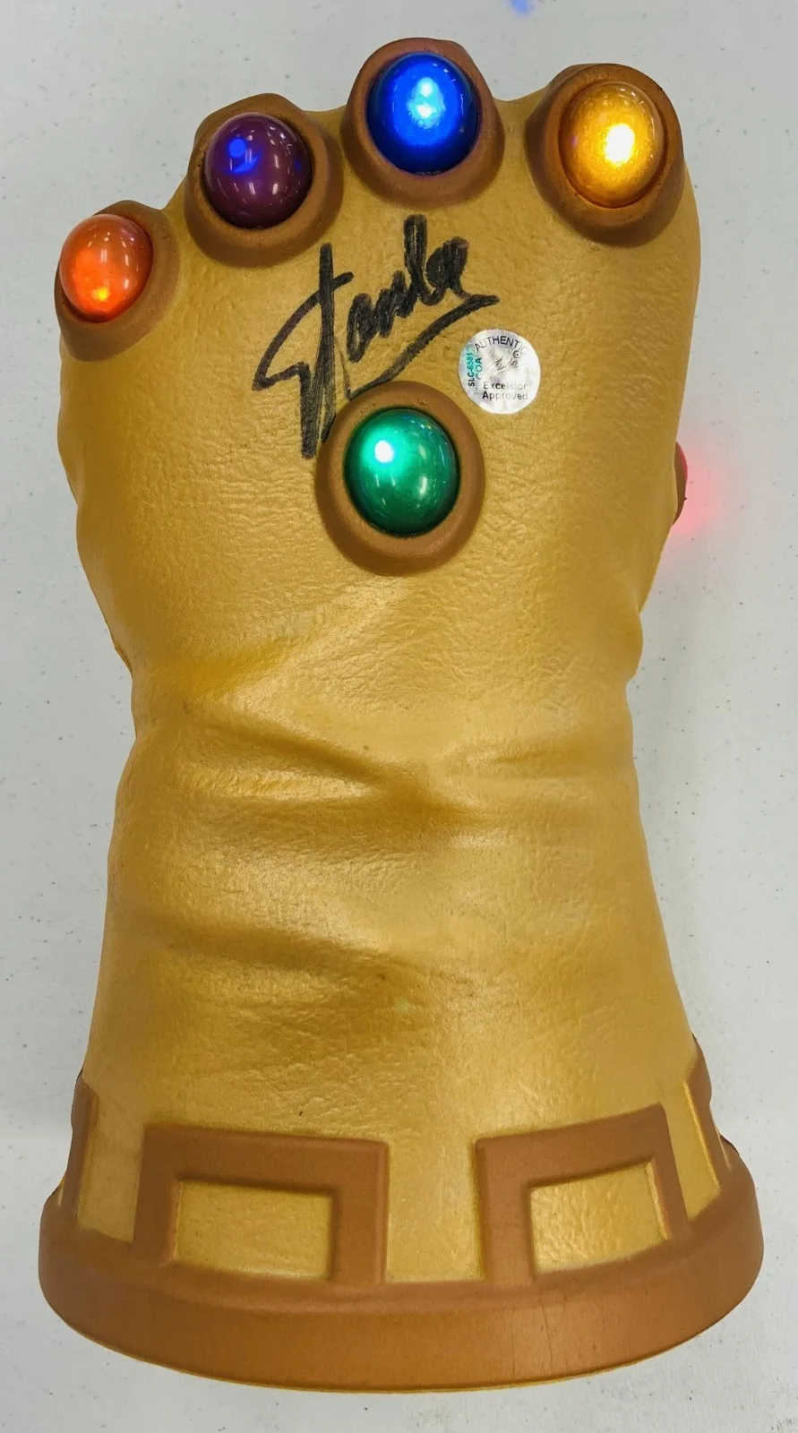 Stan Lee — 2014 SDCC Hasbro Infinity Gauntlet w/Lights & Action Figures Set Signed Stan Lee, image 5