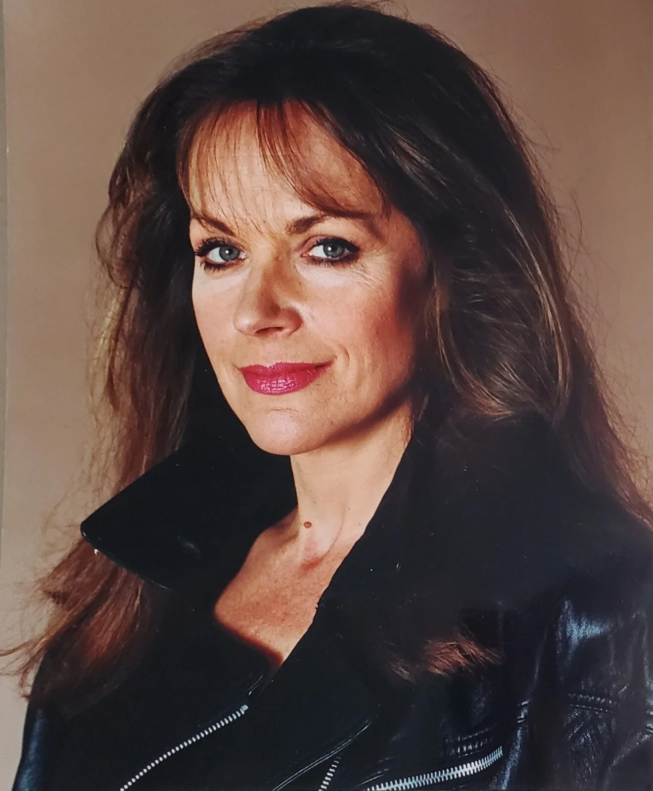 MARY TAMM - 4 VINTAGE ORIGINAL PHOTOS IN BLACK LEATHER OUTFIT - ROMANA, DR WHO, изображение 3