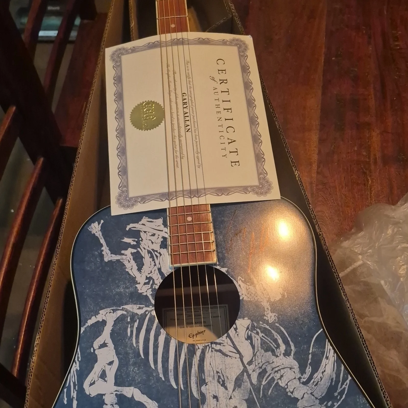 Epiphone Guitar Autographed by Gary Allan Authenticated by Graphic Guitar Guys, image 2