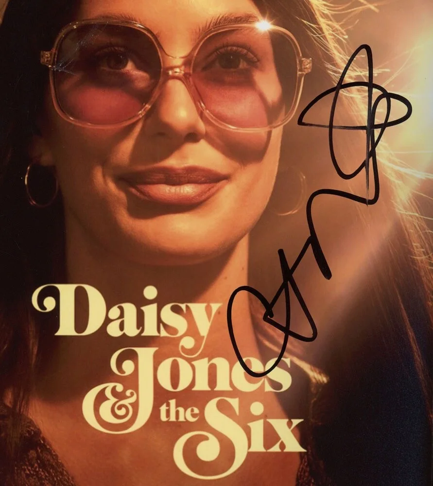 Camila Morrone — Camila Morrone signed 8x10 Photo "DAISY JONES & THE SIX" e PROOF Sexy ACOA COA, image 4