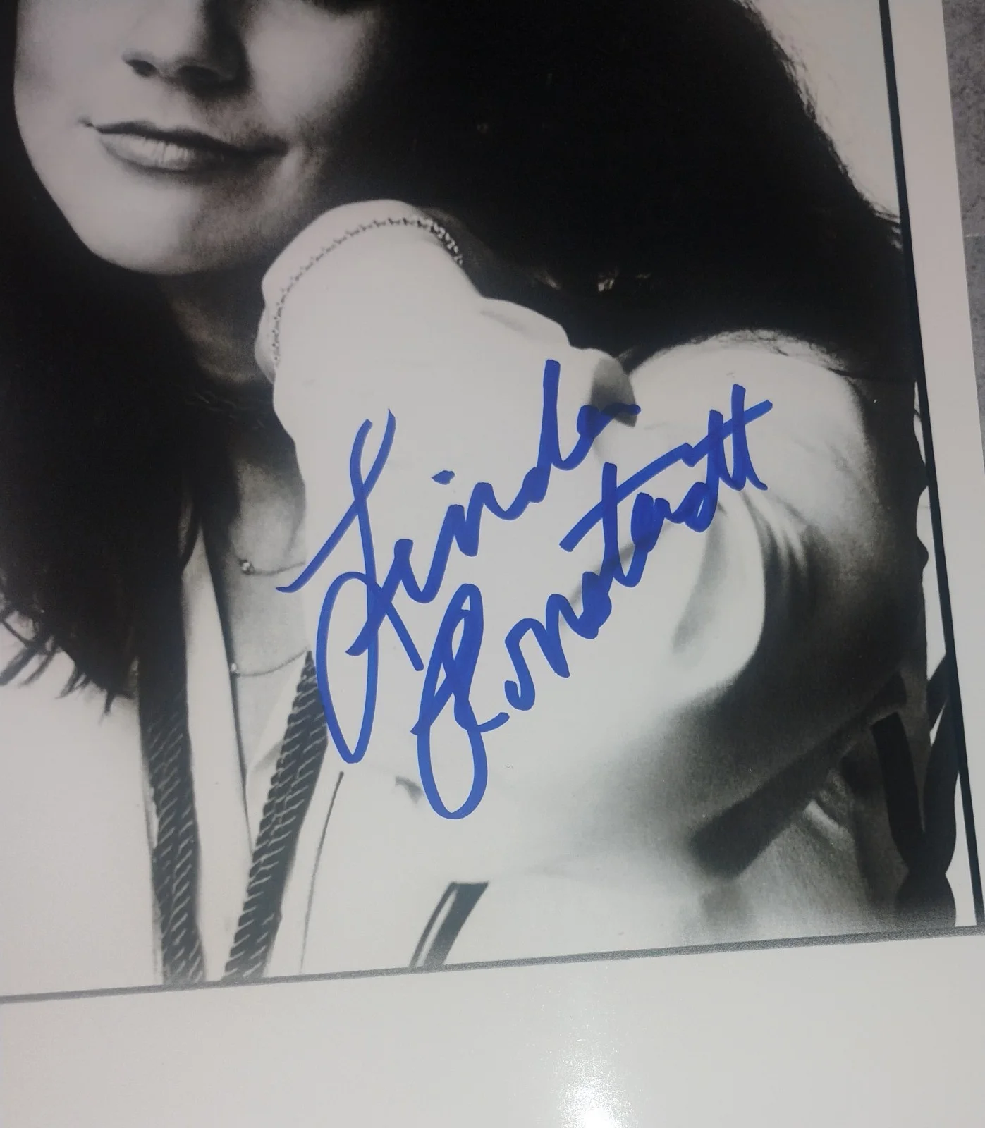 Linda Ronstadt Hand Signed Autograph 8x10 Photo COA - NO US TARIFFS, изображение 3
