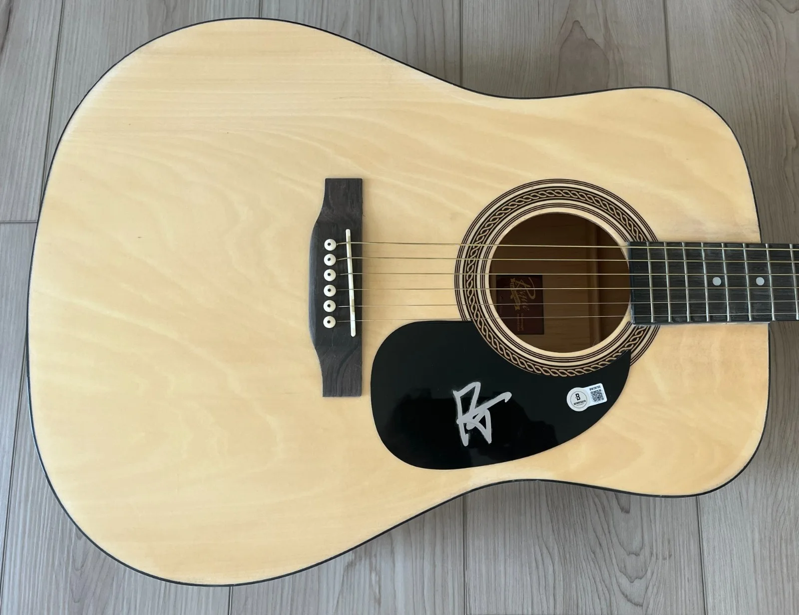 RILEY GREEN SIGNED AUTOGRAPH 41" F/S ACOUSTIC GUITAR w/EXACT PROOF & BECKETT COA, изображение 2