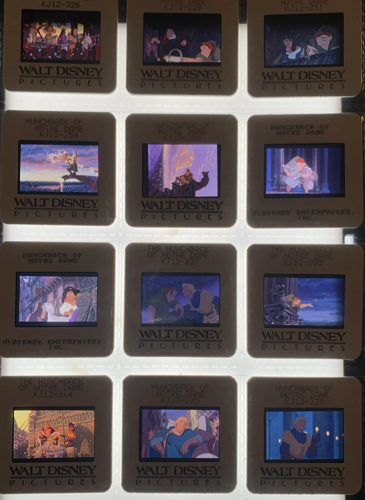 Disney THE HUNCHBACK OF NOTRE DAME 1996 35mm Slides x47, изображение 2