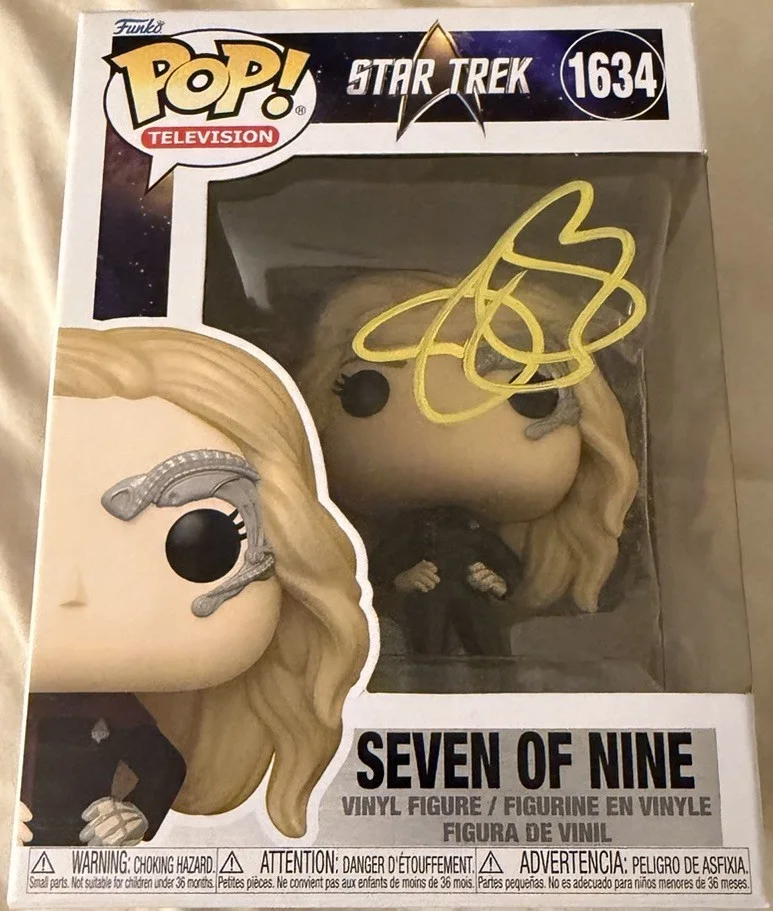 Jeri Ryan — Jeri Ryan Signed Star Trek Seven of Nine Funko Pop #1634 Autograph w/ JSA COA, изображение 2