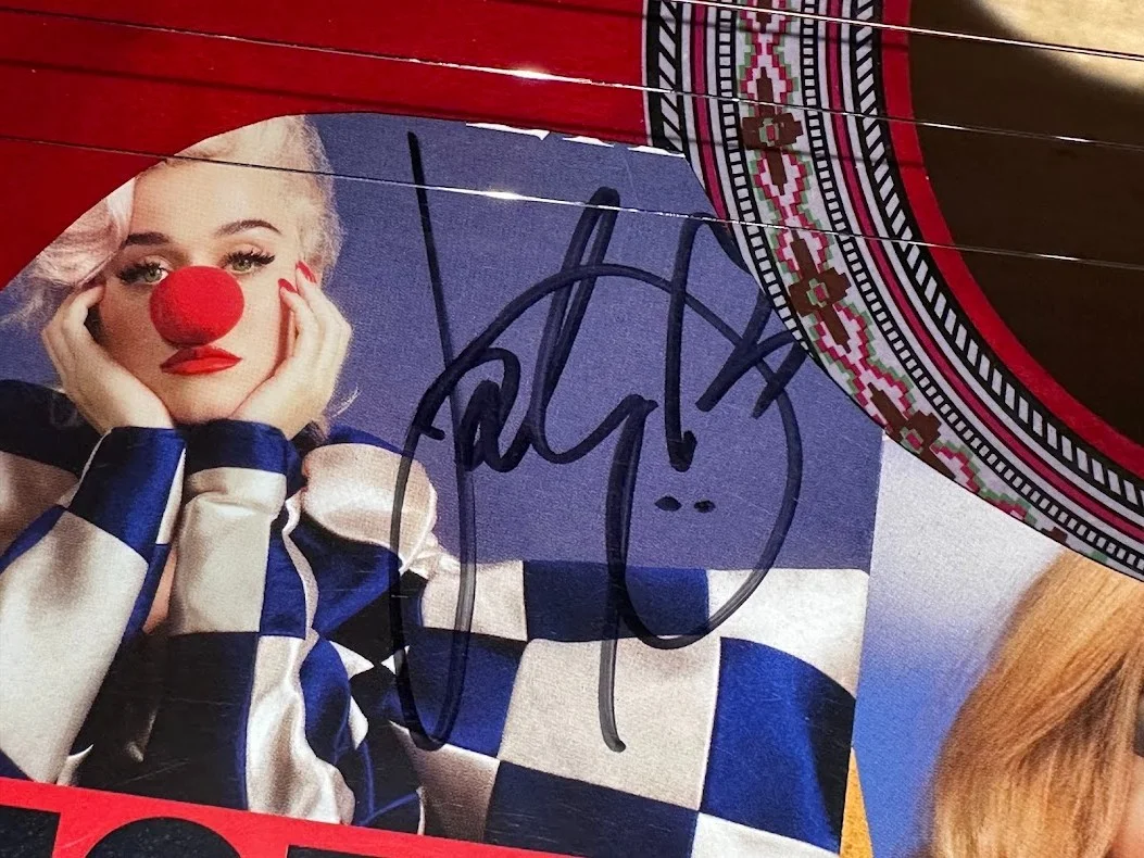 Katy Perry Hand-Signed Acoustic Guitar – JSA Certified – 38" Display Guitar, image 4