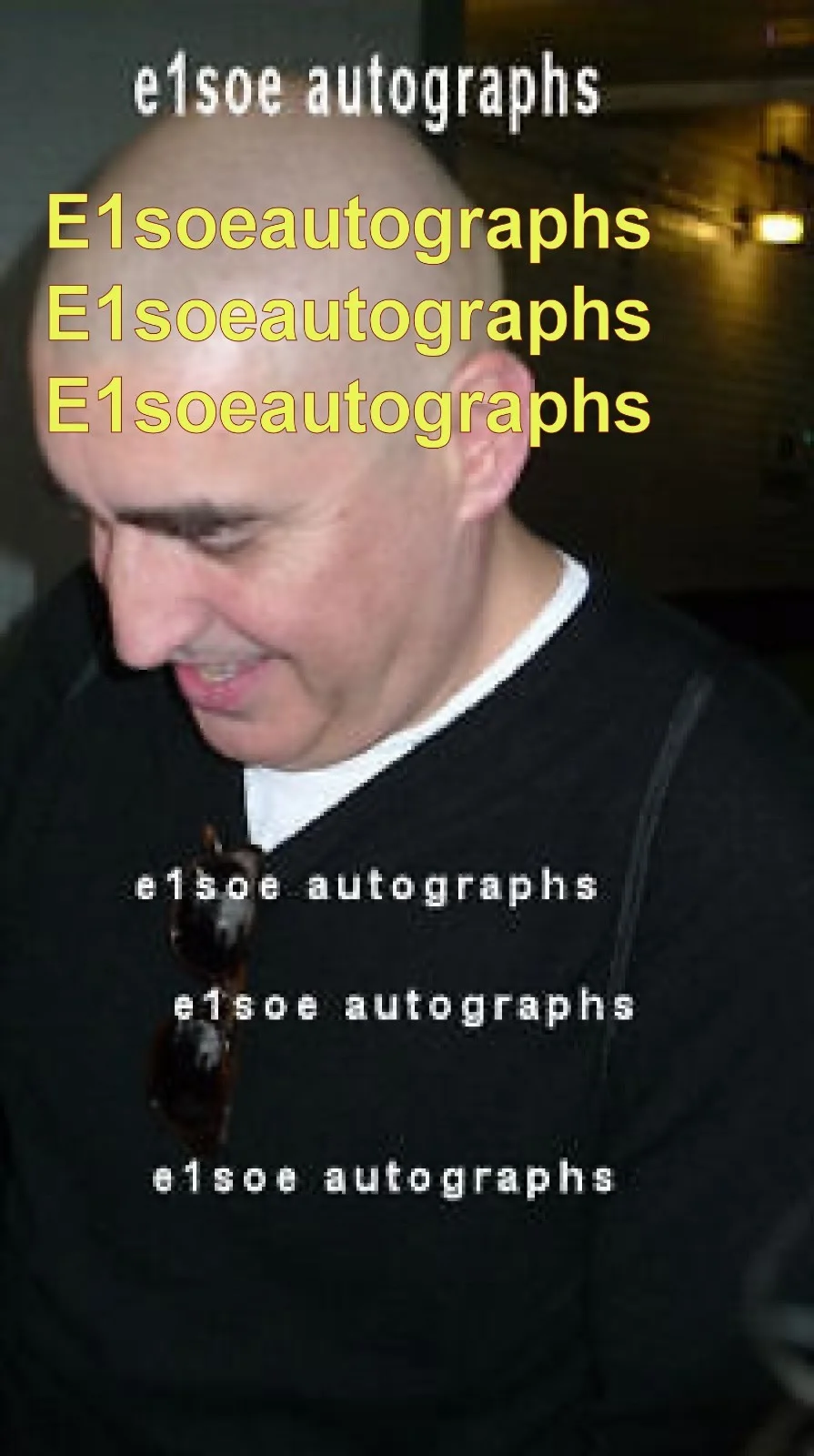 Alfred Molina — Alfred Molina signed Red 8X10 photo In Person. Proof. Indiana Jones, изображение 4