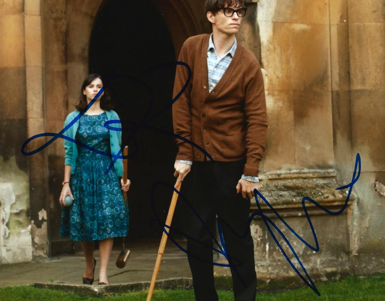 Eddie Redmayne — Felicity Jones & Eddie Redmayne signed Theory of Everything 8x10 photo. Proof, image 2