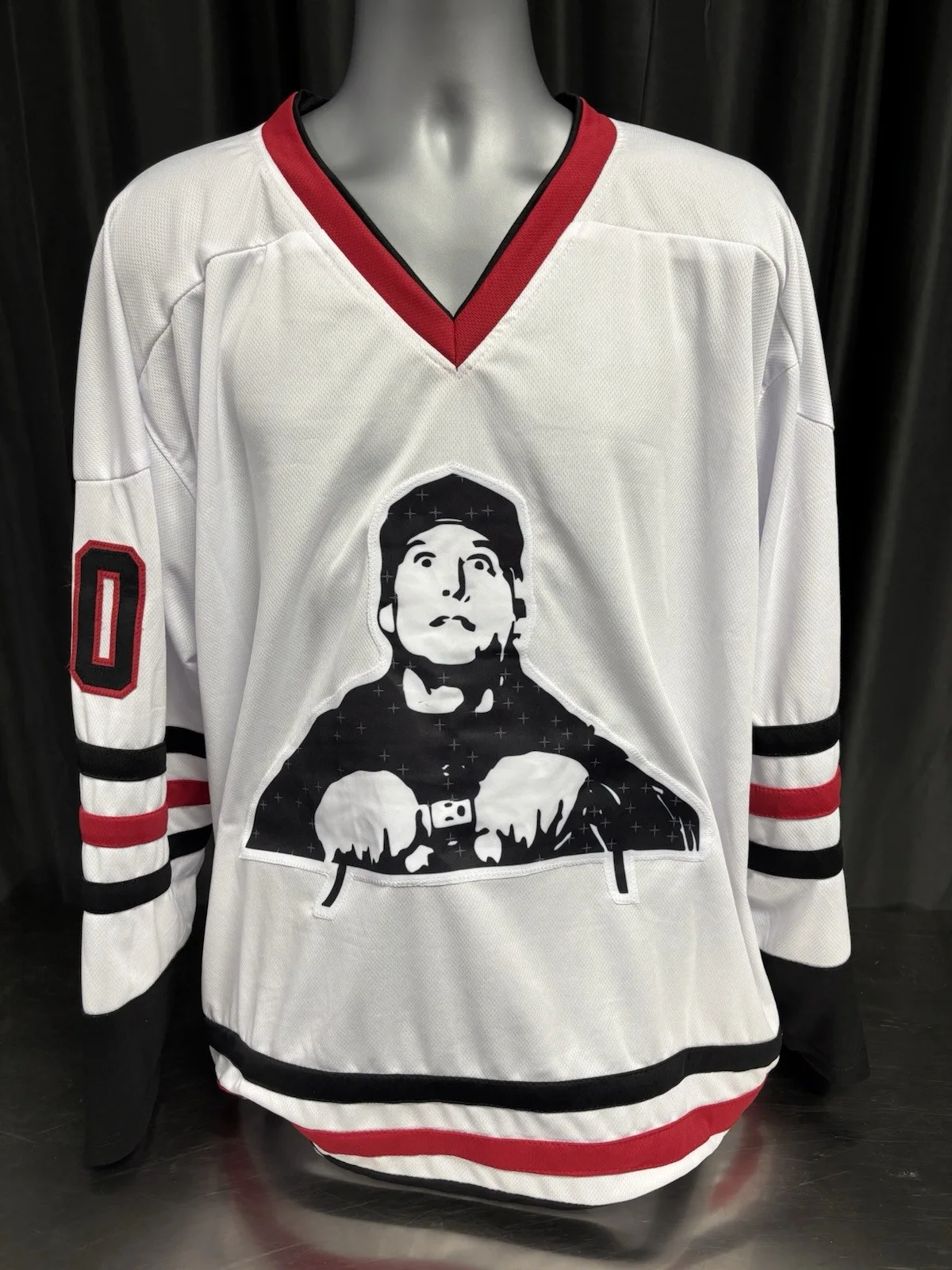 Chevy Chase — Chevy Chase Signed Blackhawks "Griswold "Jersey (Beckett COA) Christmas Vacation, image 2
