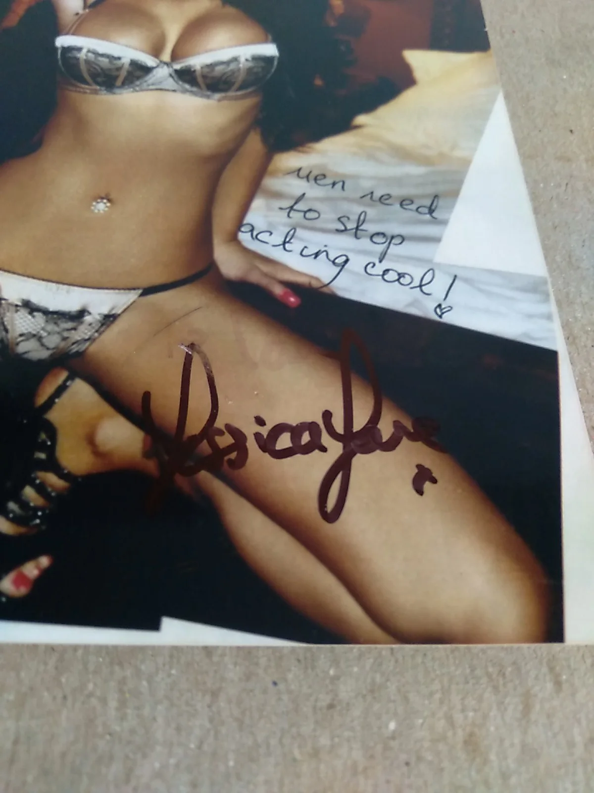 Jessica-Jane Clement Actress, Model,TV Presenter Signet Autograph 6x4in Photo, изображение 3