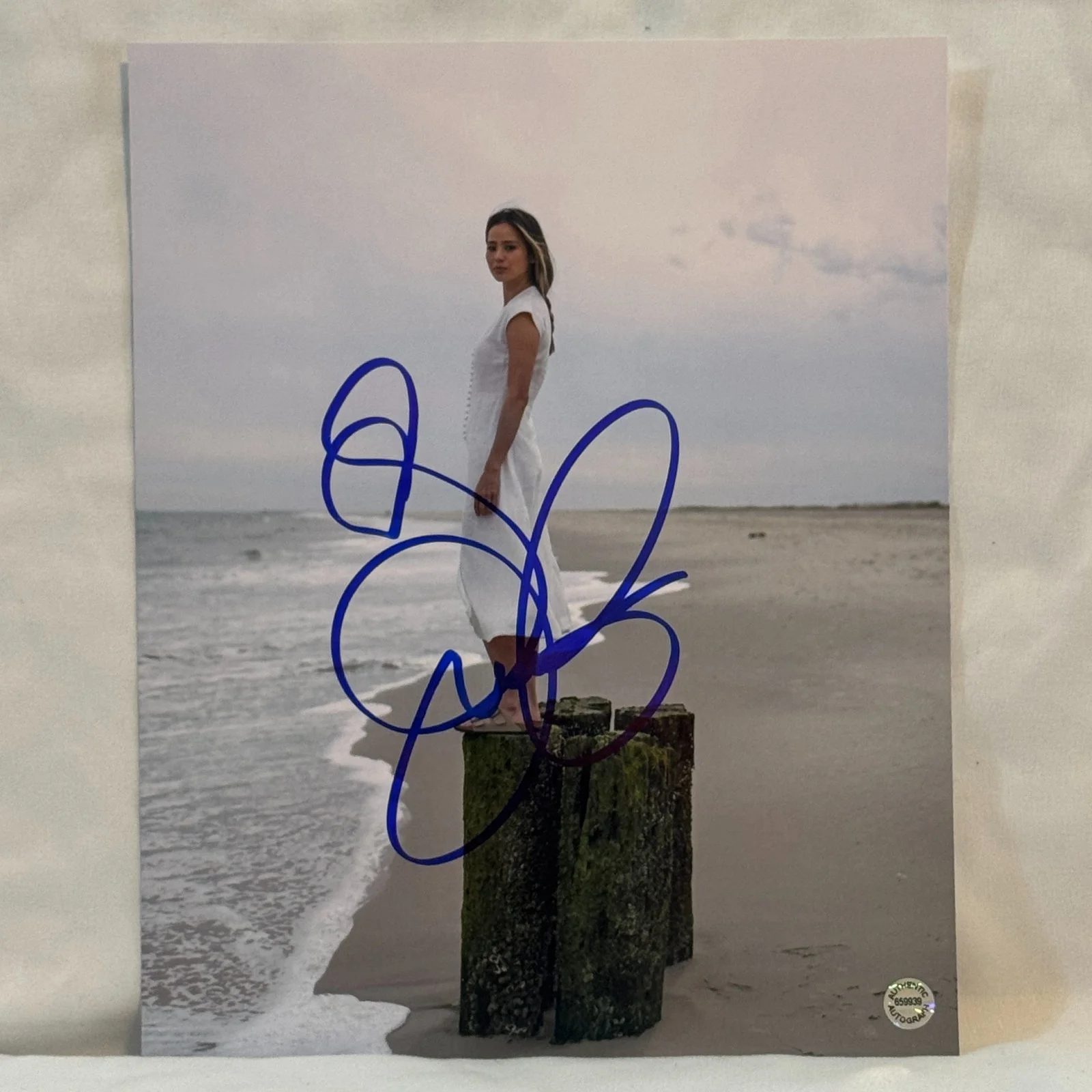 Jamie Chung — Jamie Chung HANGOVER Sexy Actress Signed Autographed 8x10 COLOR PHOTO AUTO w/COA