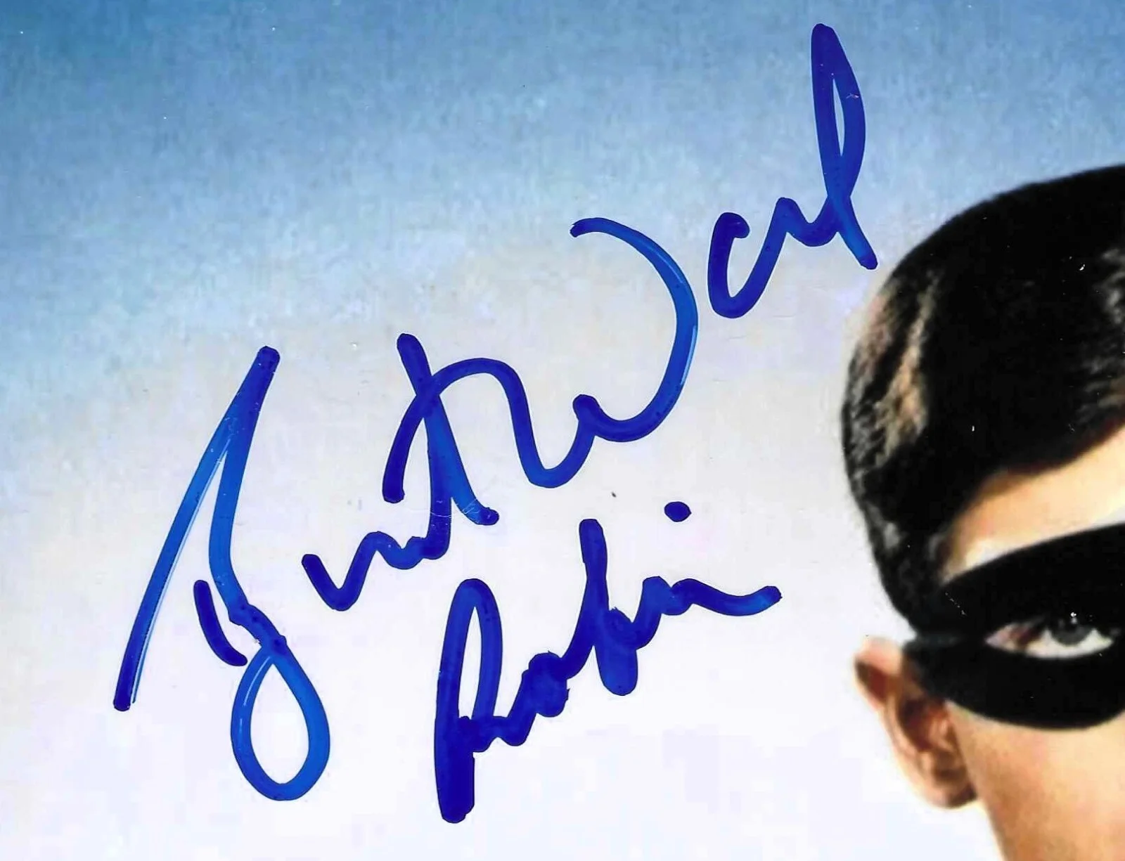 'IN PERSON' SIGNED Robin BURT WARD 8X10 with UACC COA, image 2