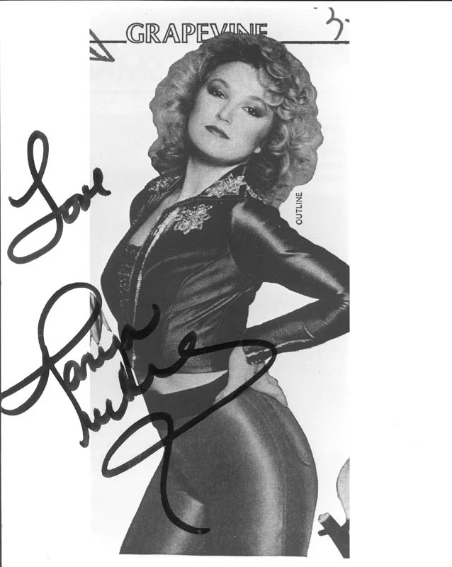 Tanya Tucker — TANYA TUCKER - AUTOGRAPHED SIGNED PHOTOGRAPH