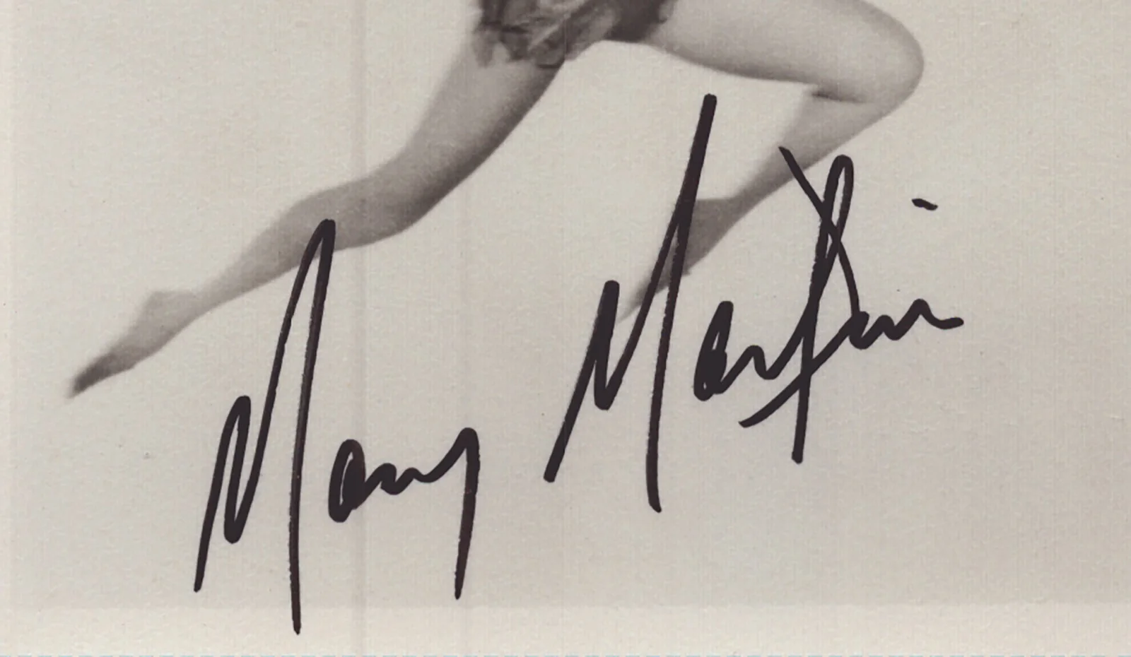 Mary Martin — MARY MARTIN - AUTOGRAPHED SIGNED PHOTOGRAPH, image 2