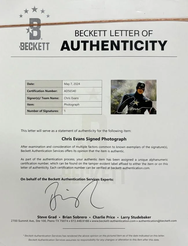 Chris Evans — Chris Evans Signed Framed 16x20 Captain America Kneel Photo 2 BAS LOA, изображение 3