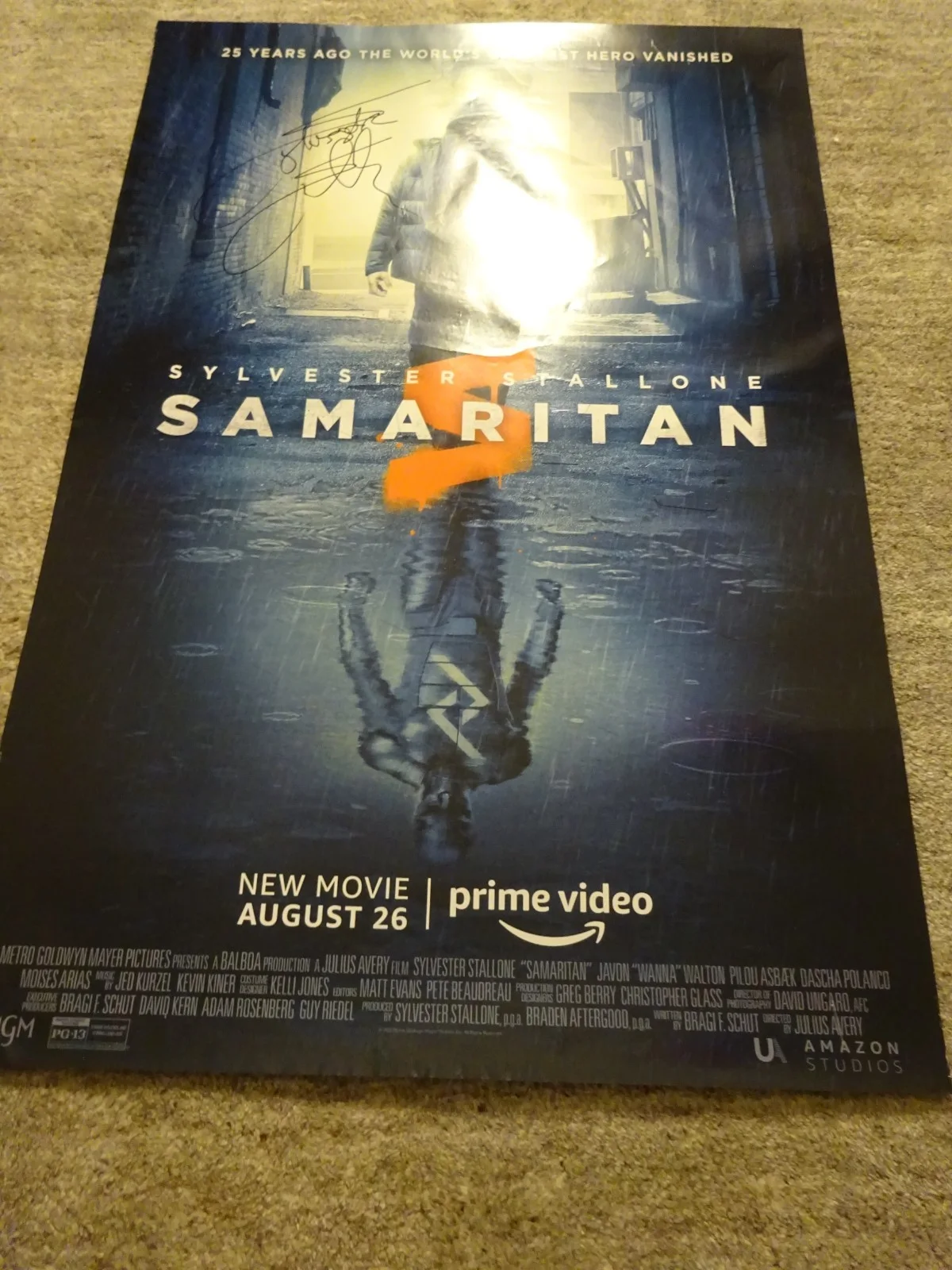 Sylvester Stallone — Signed Sylvester Stallone Samaritan Autographed 27"x40" Movie Poster JSA COA LOA, изображение 2