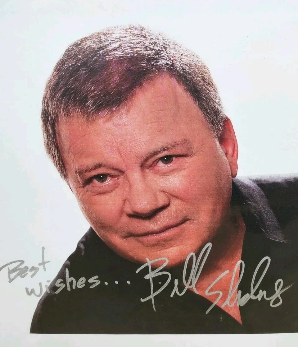 WILLIAM SHATNER — WILLIAM SHATNER HAND SIGNED AUTOGRAPHED 8X10 PHOTO STAR TREK CAPTIAN KIRK, изображение 2