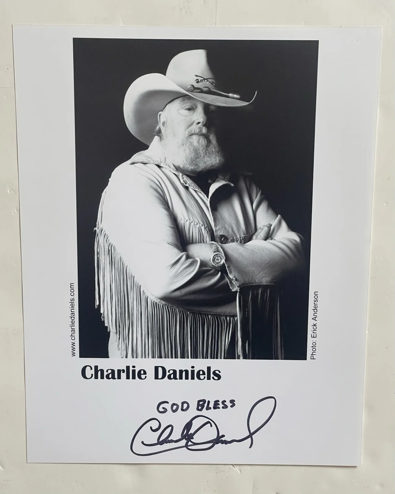 CHARLIE DANIELS AUTOGRAPHED W/ GOD BLESS PHOTO 8” X 10” COUNTRY MUSIC SONGWRITER, изображение 5
