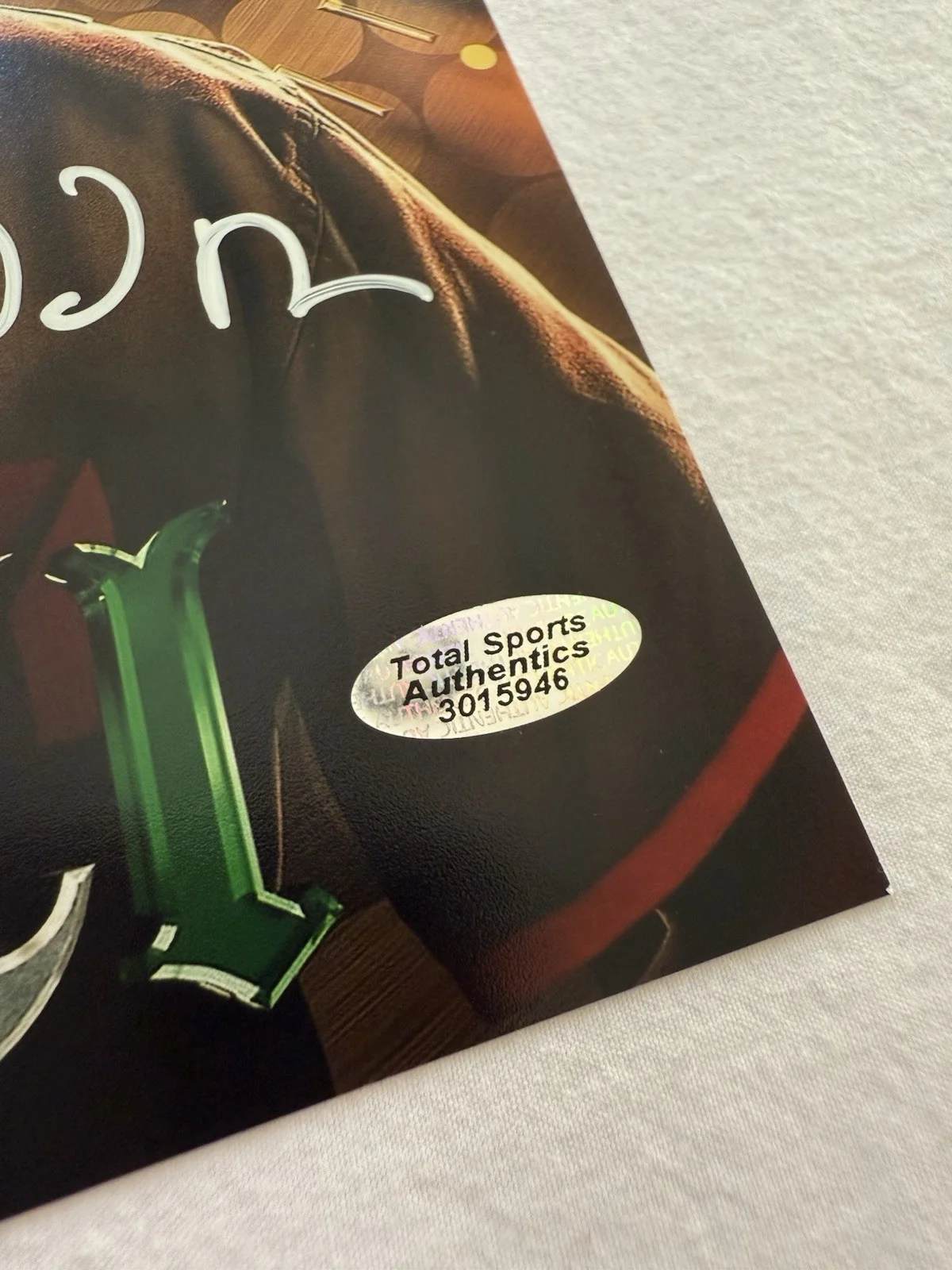 TOM HIDDLESTON — TOM HIDDLESTON ‘Loki’ Rare Hand Signed Autographed 10x8 Photo with COA, image 2