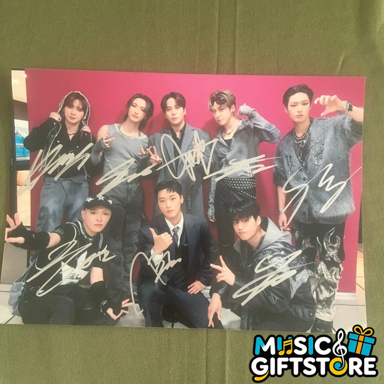 ATEEZ ateez Autographed Group Photo 4*6 K-POP Collection Gifts 2023A #MUGS, image 3
