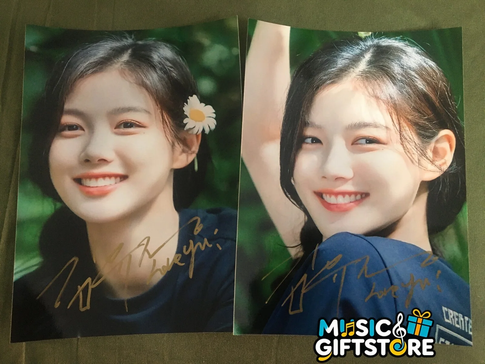 Kim You Jung Autographed Signed Photo 4*6 K-POP Collection 2023 #MUGS, изображение 2